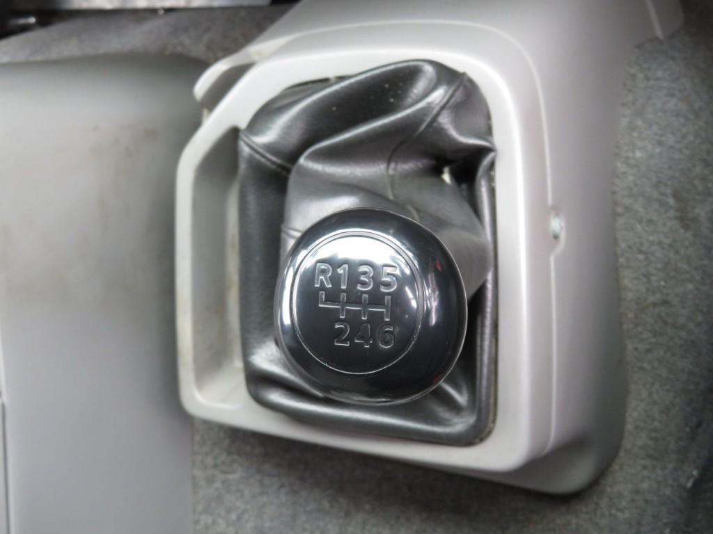 UDトラックス コンドル QDG-PW39Lの写真24