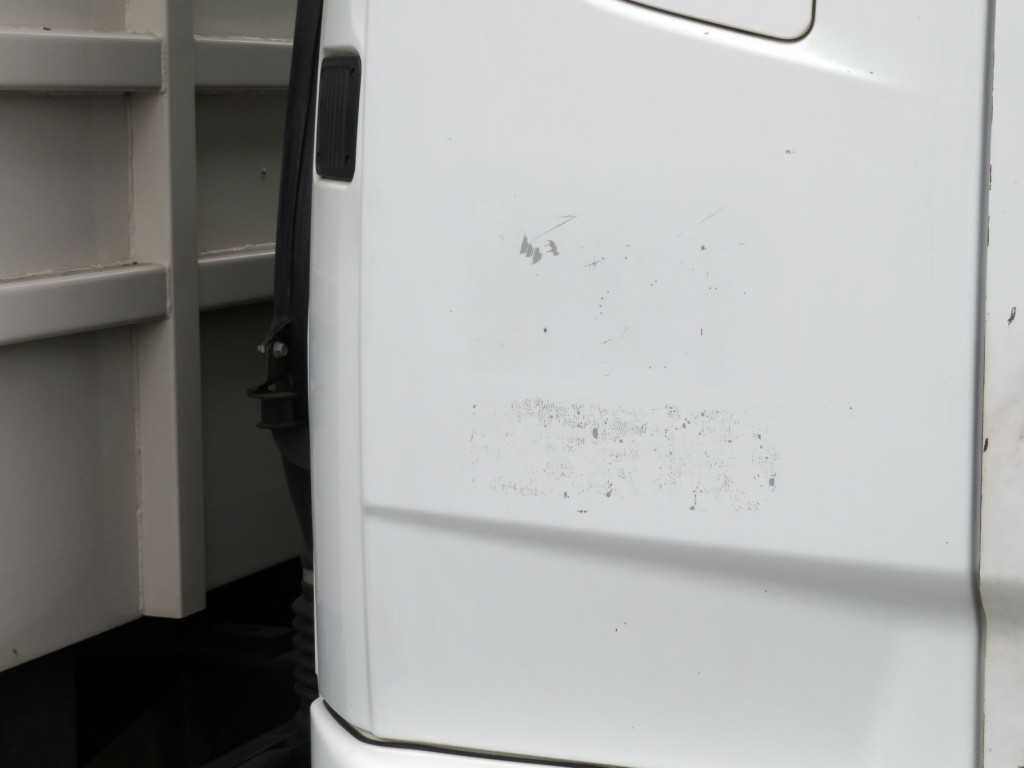 運転席側クォーターパネルにキズがあります。|三菱 ファイター TKG-FK62FYの写真31
