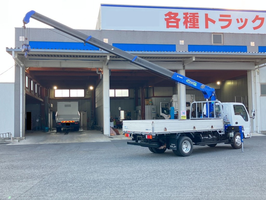 いすゞ エルフ TPG-NKR85AR(2WD)の写真4