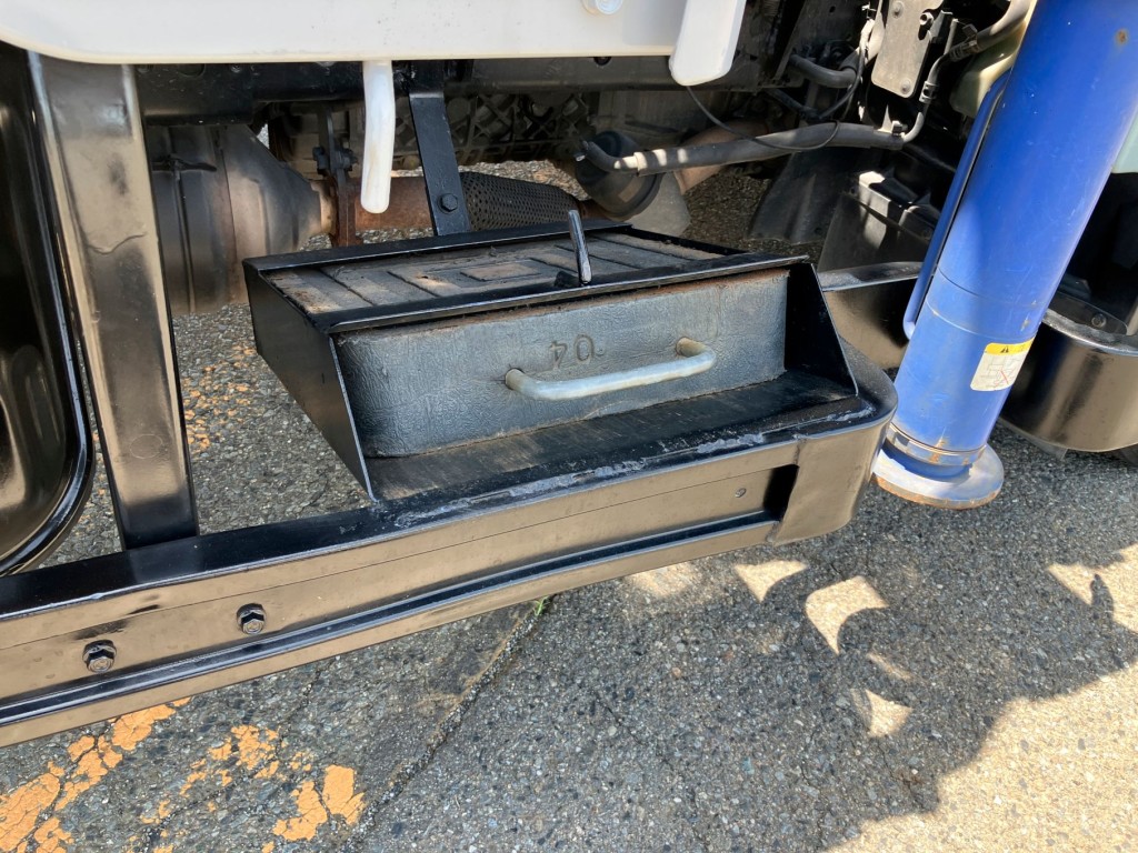 アウトリガーベース収納付きです。|いすゞ エルフ TPG-NKR85AR(2WD)の写真20