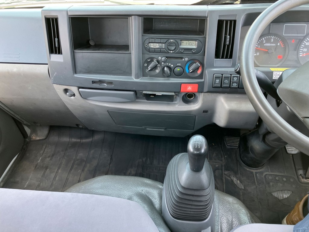 パネル周りの状態です。|いすゞ エルフ TPG-NKR85AR(2WD)の写真22