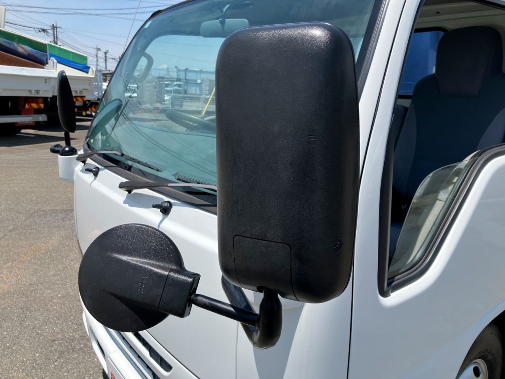助手席側ミラーカバーに擦れがあります。|いすゞ エルフ TPG-NKR85AR(2WD)の写真34