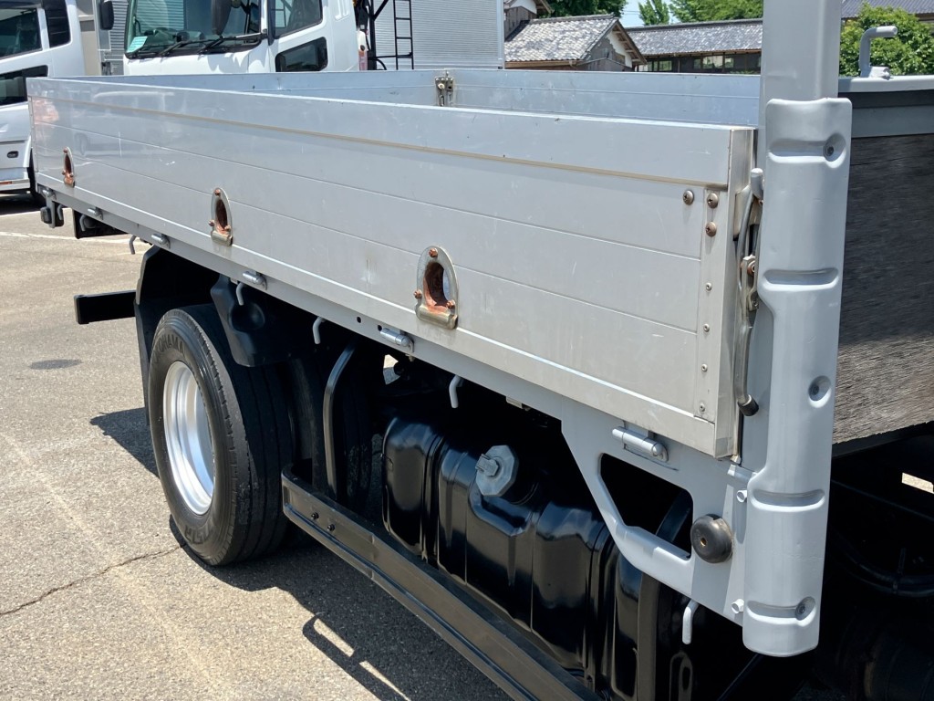運転席側アオリの状態です。キズ・凹みがあります|いすゞ エルフ TPG-NKR85AR(2WD)の写真41