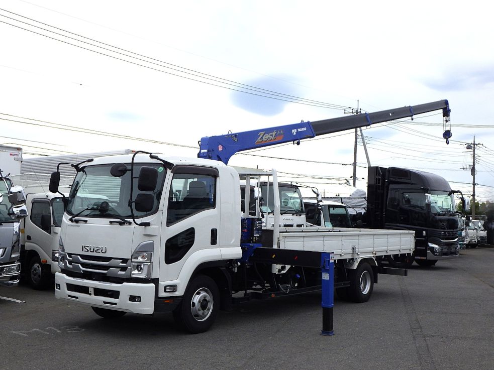 いすゞ フォワード 2PG-FRR90S2(2WD)の写真1