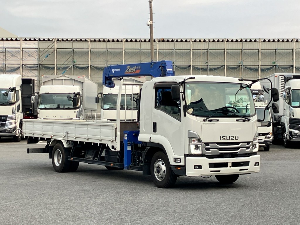 いすゞ フォワード 2PG-FRR90S2(2WD)の写真2