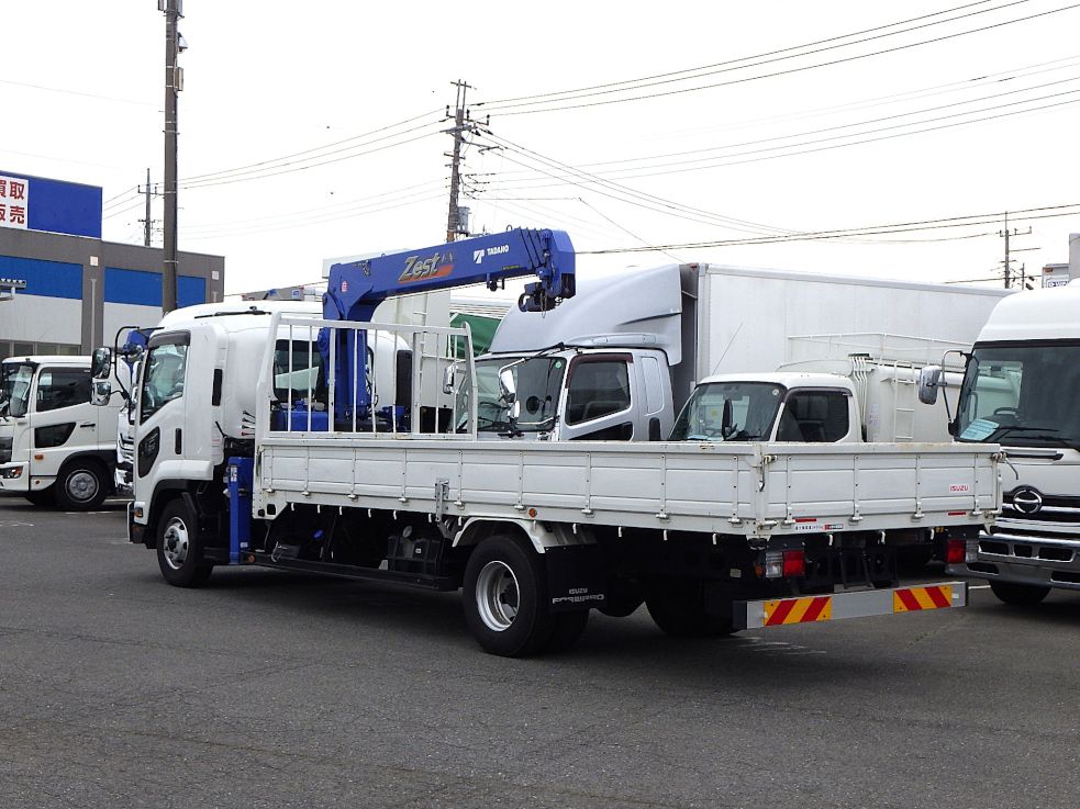 いすゞ フォワード 2PG-FRR90S2(2WD)の写真3