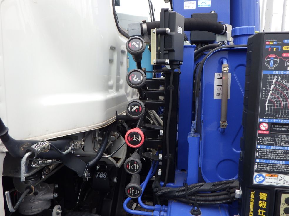 いすゞ フォワード 2PG-FRR90S2(2WD)の写真12