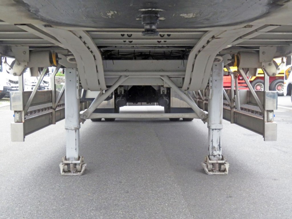 脚廻りに細かいキズがあります。|トレクス  PFN24103改の写真11