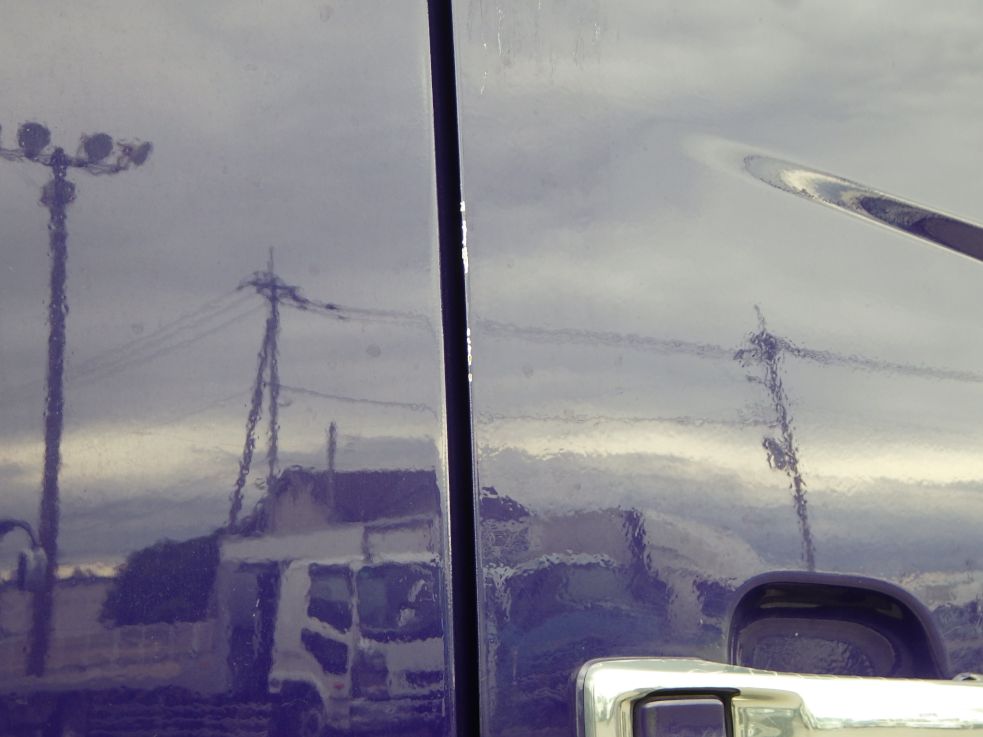 運転席側ドアにキズがあります。(助手席側にもあります)|日野 プロフィア 2DG-SH1EDGGの写真21