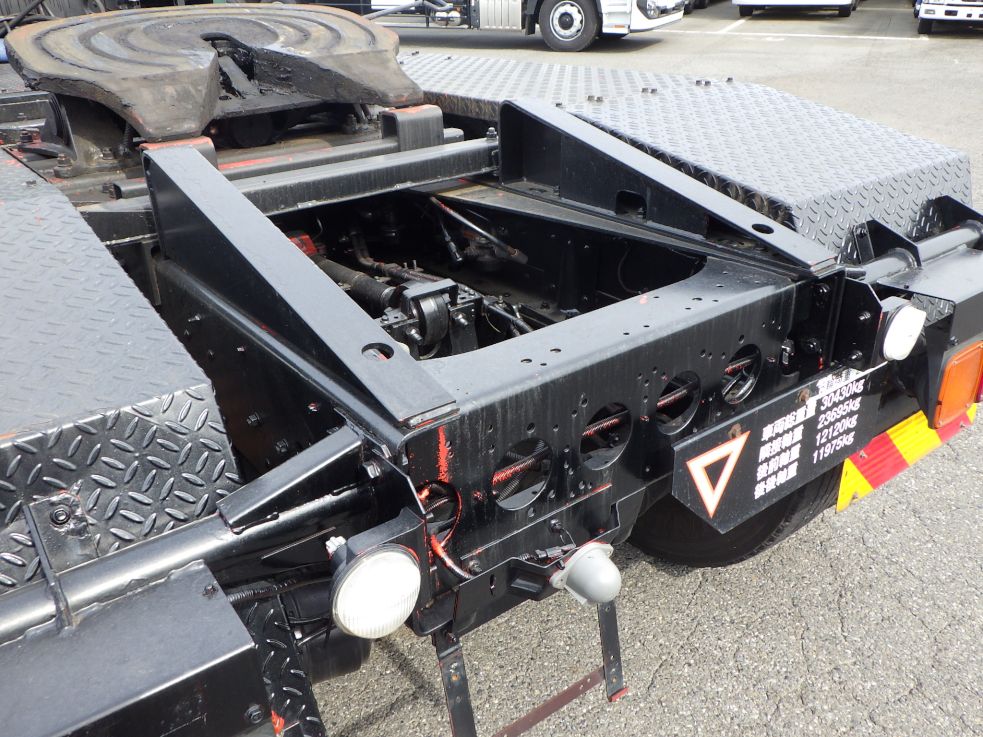 シャーシの状態です。|いすゞ ギガ QDG-EXZ52BJの写真7