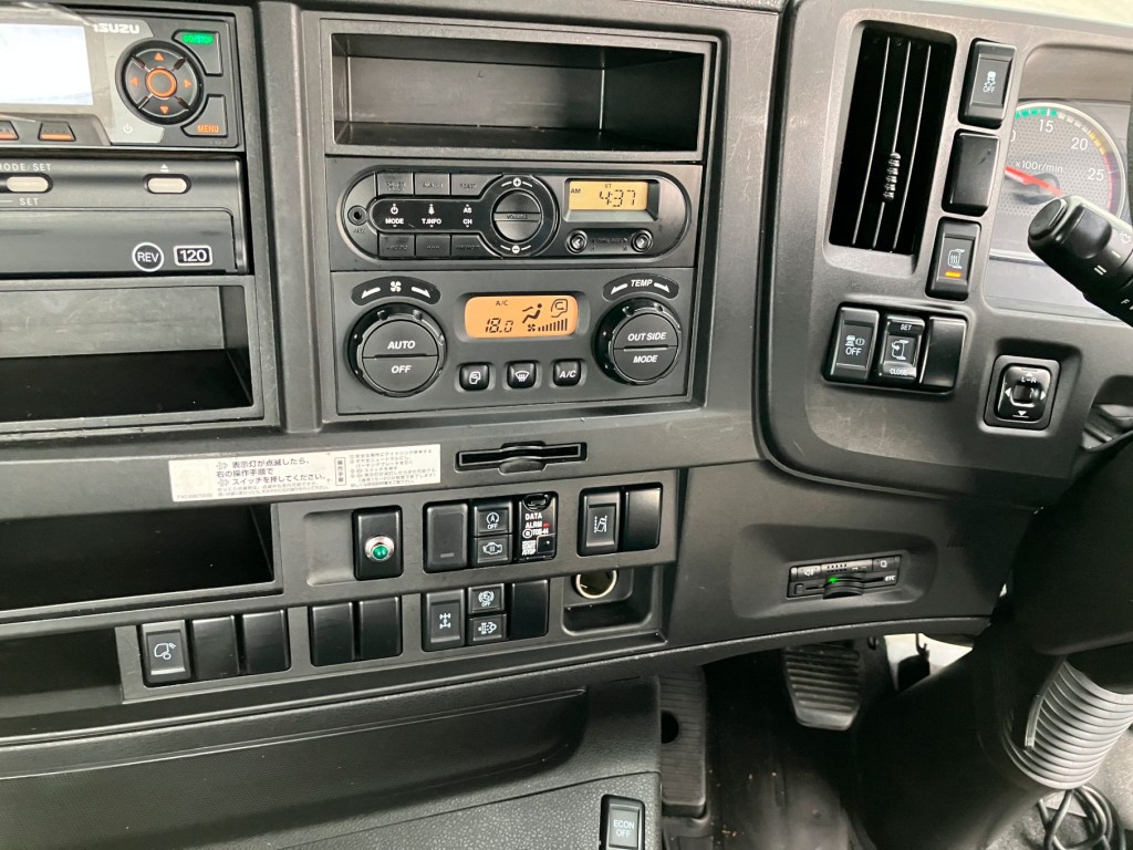 いすゞ ギガ QDG-EXZ52BJの写真16