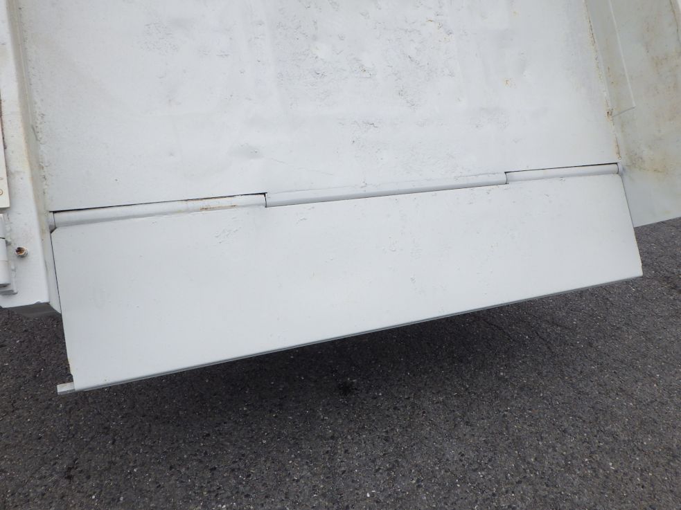 いすゞ フォワード TKG-FRR90S1(2WD)の写真11