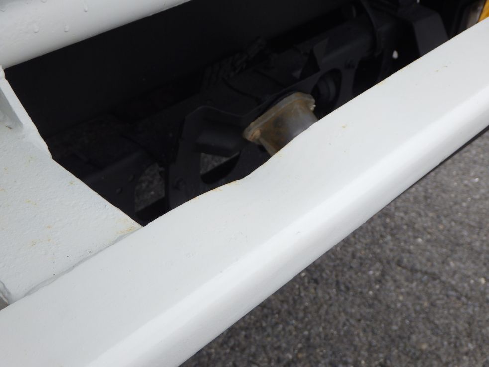 ボディー後方にヘコミがあります。|いすゞ フォワード TKG-FRR90S1(2WD)の写真40