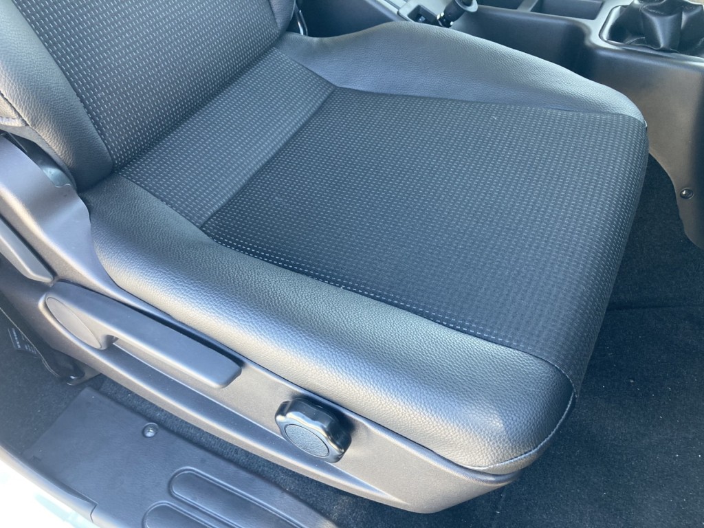 シート座面の状態です。|三菱 ファイター 2KG-FK62F(2WD)の写真13