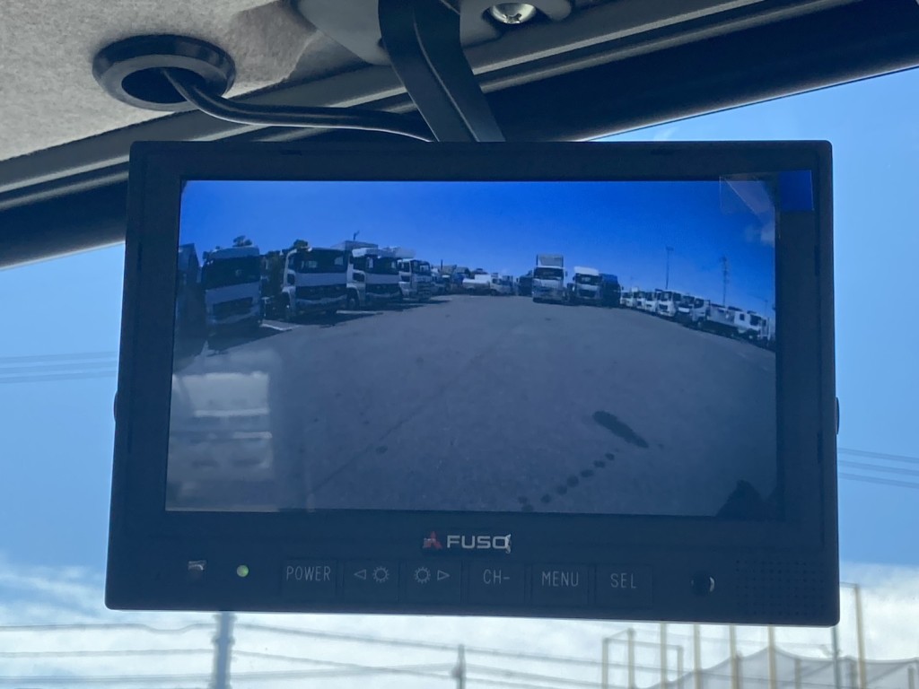 リアモニターです。|三菱 ファイター 2KG-FK62F(2WD)の写真30