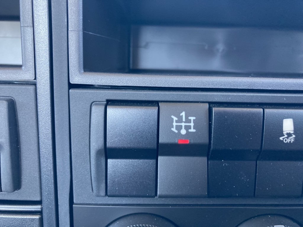 PTOスイッチです。|三菱 ファイター 2KG-FK62F(2WD)の写真32