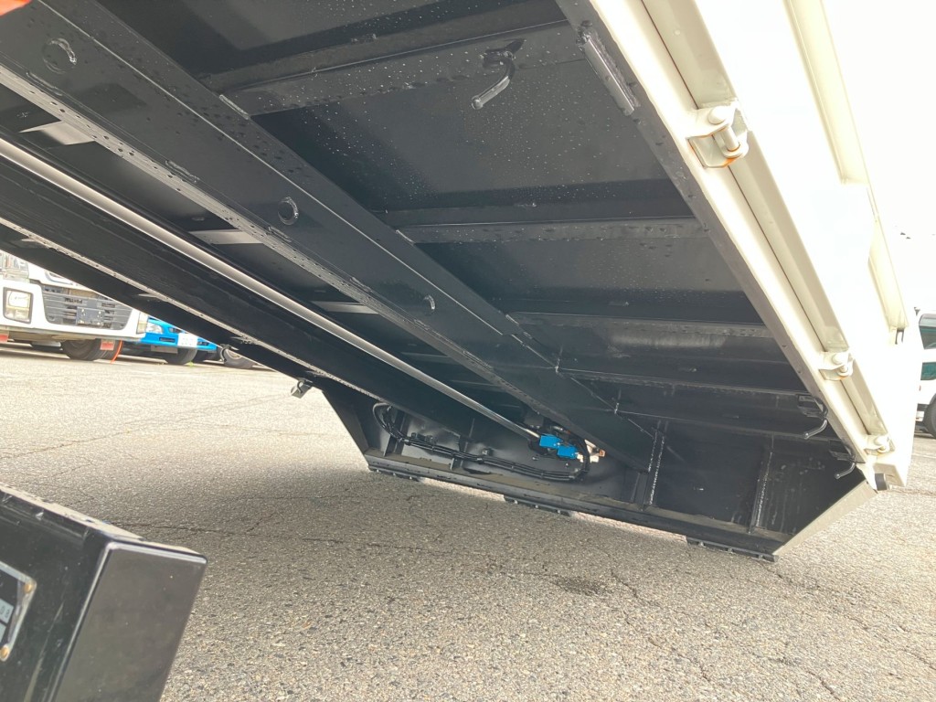 ボデー裏側の状態です。|日野 デュトロ 2KG-XZU700X(2WD)の写真17