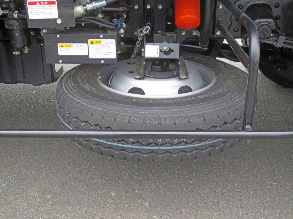 スペアタイヤ付きです。|日野 デュトロ 2KG-XZU700X(2WD)の写真22