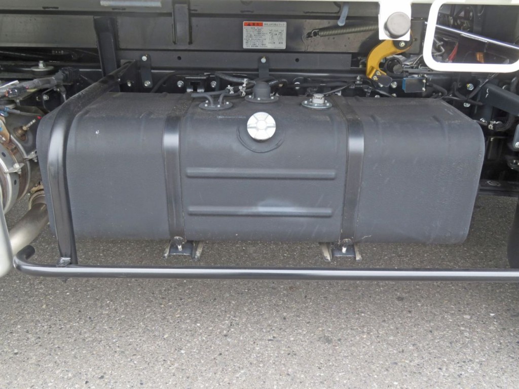 燃料タンクは100Lです。|日野 デュトロ 2KG-XZU700X(2WD)の写真28