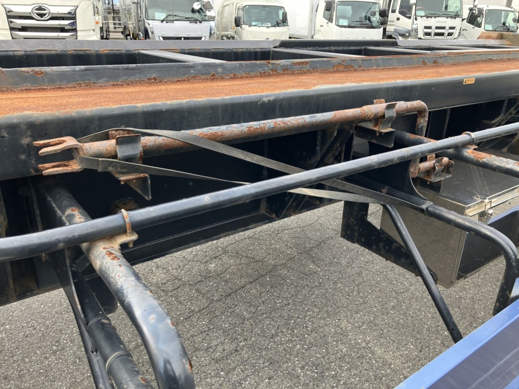 コンテナロックは手動式でハンドルが付属しています。|トレクス  FFS121BYの写真8