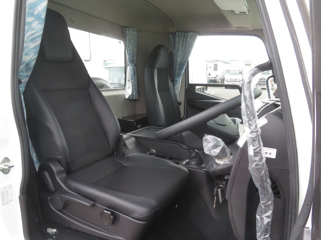 三菱 ファイター 2KG-FK72F(2WD)の写真6