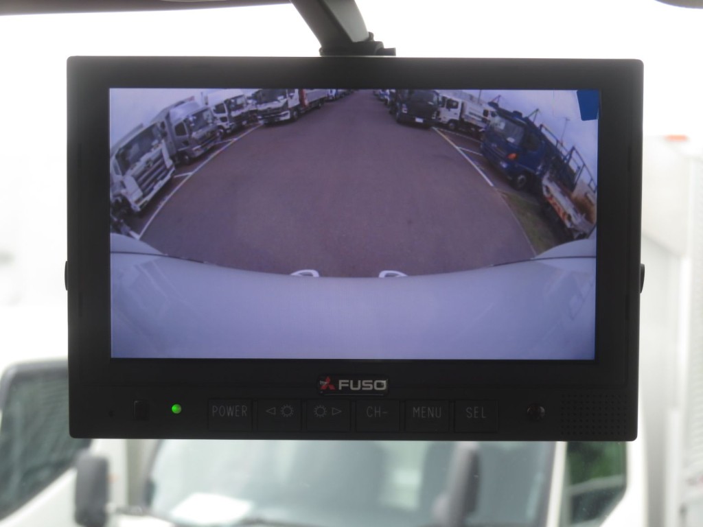 液晶バックモニター付きです。|三菱 ファイター 2KG-FK72F(2WD)の写真19