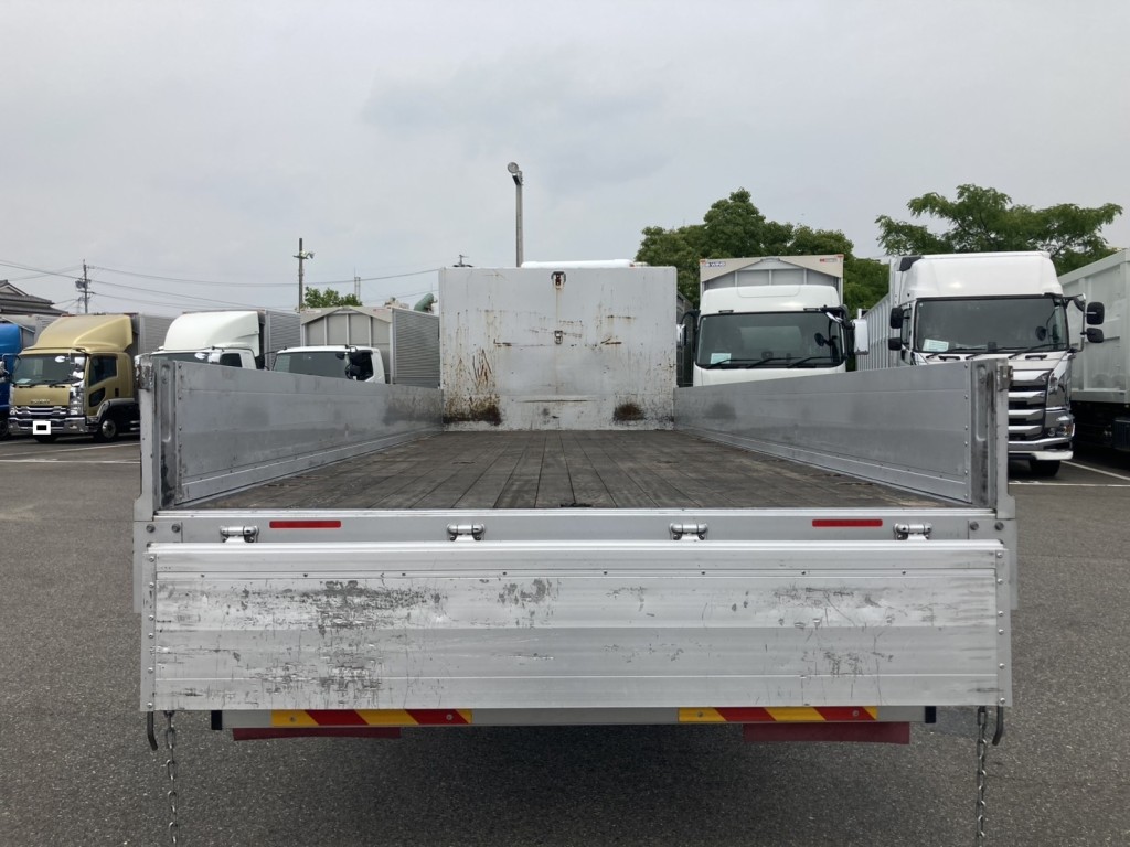 リアアオリを下ろした状態です。|いすゞ フォワード 2RG-FRR90S2(2WD)の写真16
