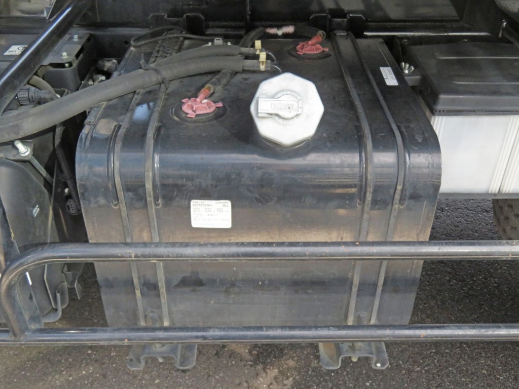 燃料タンクは90Lです。|いすゞ フォワード 2RG-FRR90S2の写真48