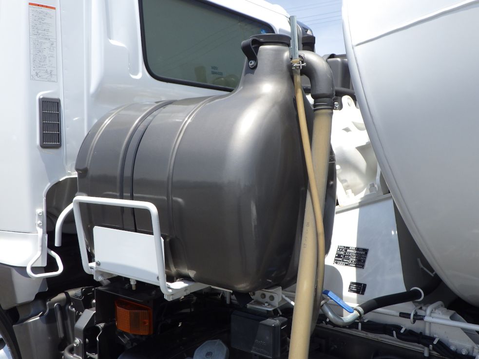 水タンクの状態です。（助手席側）|日野 レンジャー 2KG-FJ2ACA(2WD)の写真11