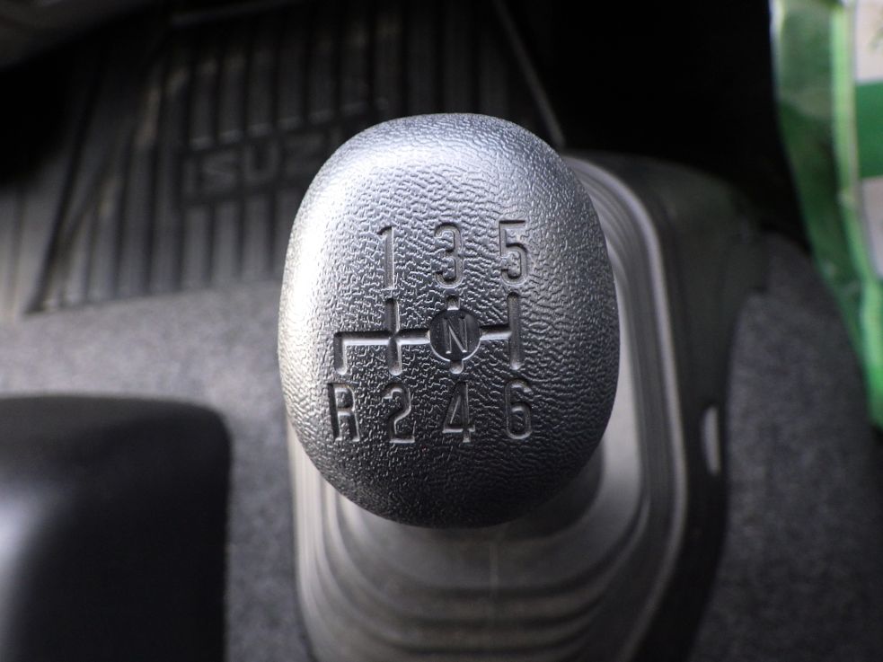 MT６速です。|いすゞ フォワード 2RG-FSR90T4の写真16