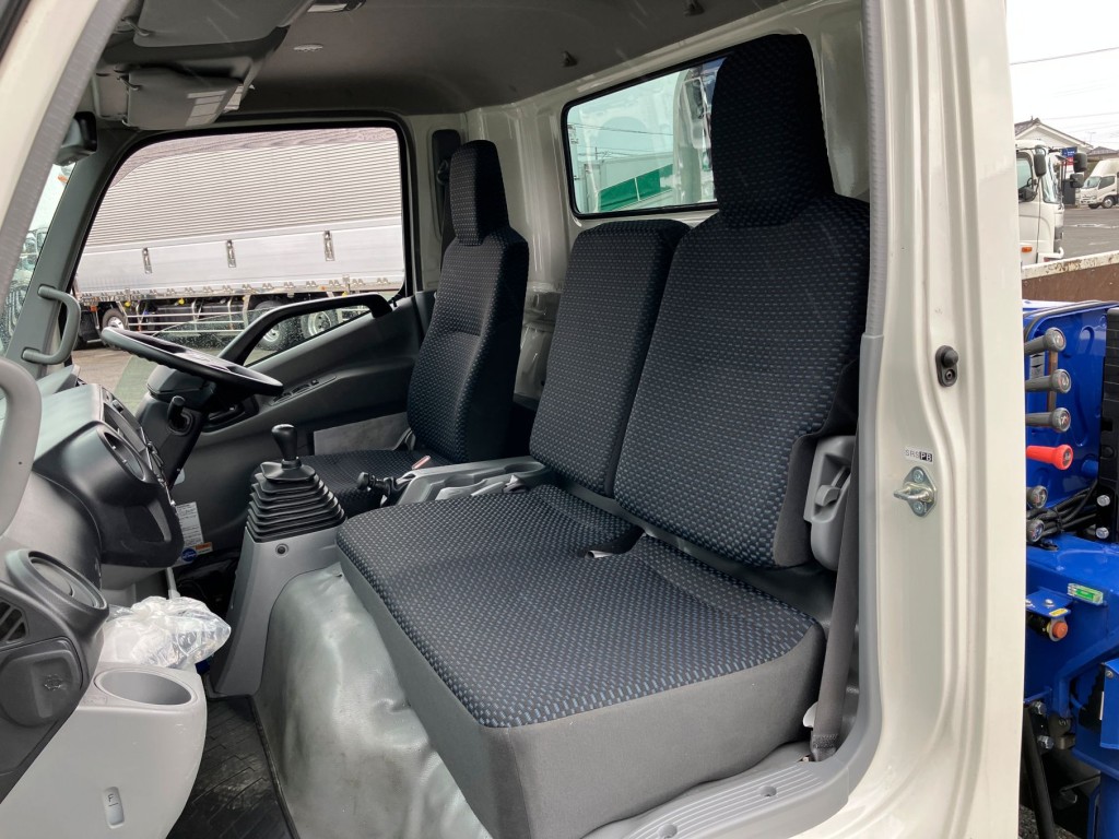 助手席の状態です。|日野 デュトロ 2KG-XZU712M(2WD)の写真6