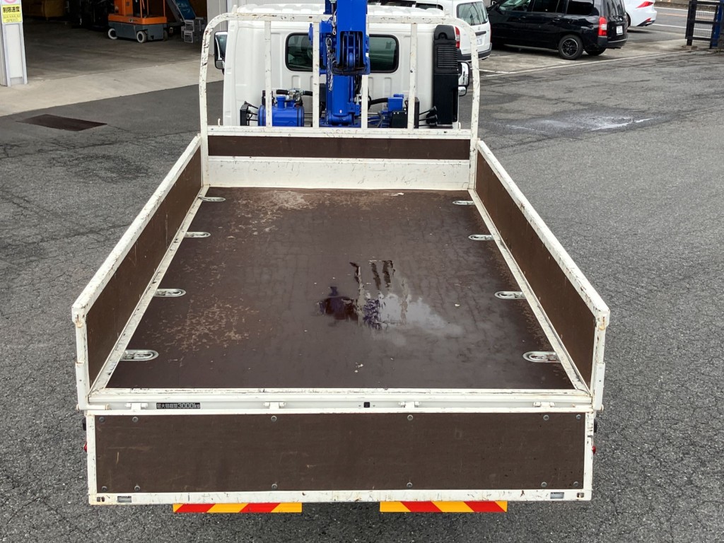 床は板張り・床フック4対付いています。|日野 デュトロ 2KG-XZU712M(2WD)の写真10