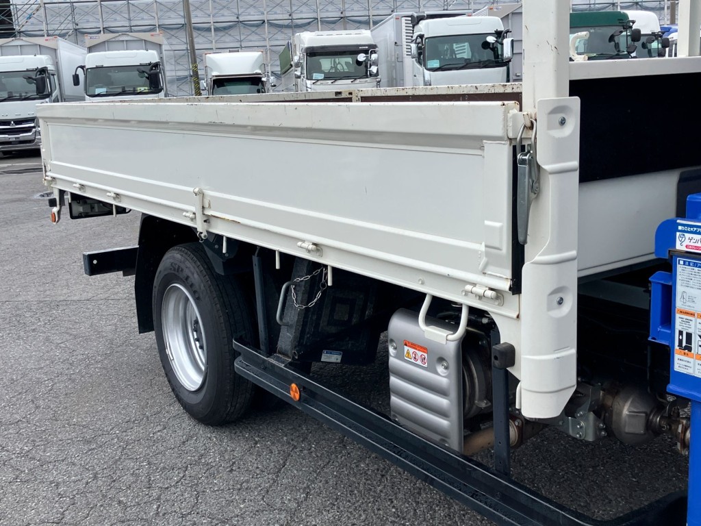 運転席側アオリにキズ・凹み・サビがあります。|日野 デュトロ 2KG-XZU712M(2WD)の写真45