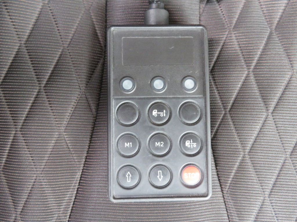 エアサスのコントローラーです。|日野 レンジャー 2KG-FC2ABG(2WD)の写真22