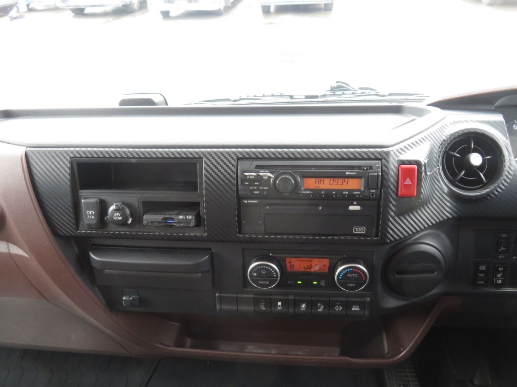 インパネ周りの状態です。|日野 レンジャー 2KG-FC2ABG(2WD)の写真33