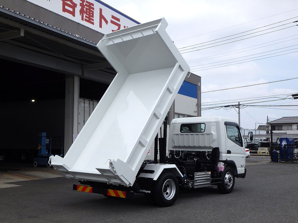 三菱 キャンター 2PG-FEBM0(2WD)の写真4