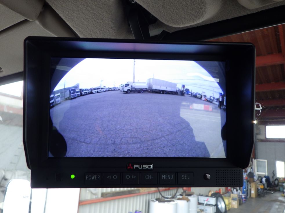 液晶バックモニター付きです。|三菱 キャンター 2PG-FEBM0(2WD)の写真25