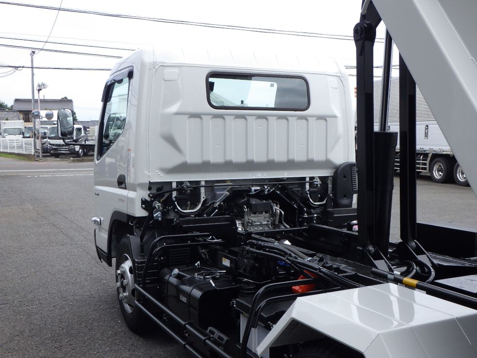 三菱 キャンター 2PG-FEBM0(2WD)の写真35