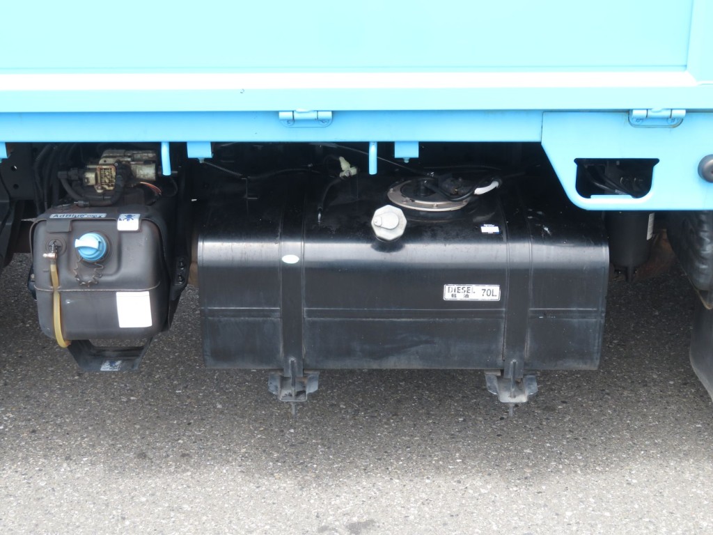 燃料タンクは70Lです。|三菱 キャンター TPG-FBA20(2WD)の写真21
