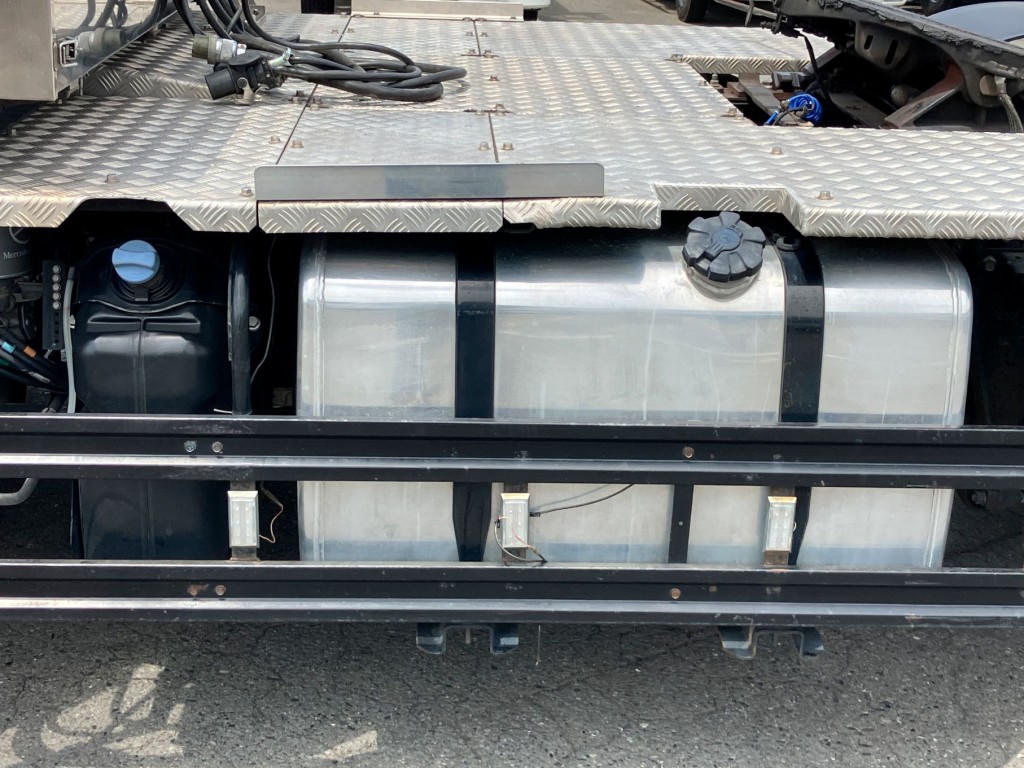 燃料タンクは400Lアルミ製です。|三菱 スーパーグレート 2RG-FP74HERの写真21