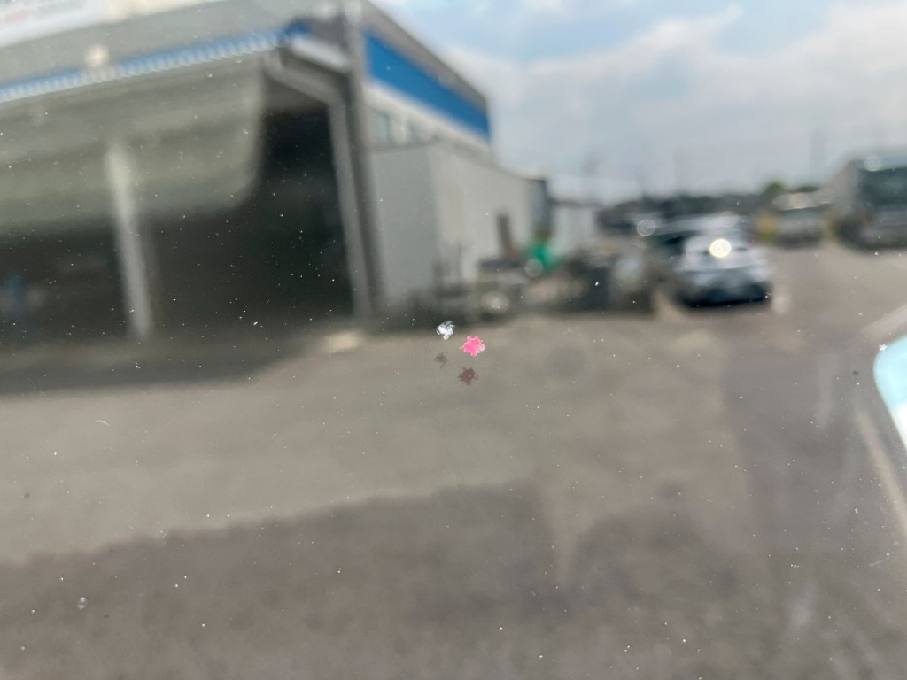 フロントガラスに小傷があります。数か所あります|三菱 スーパーグレート 2RG-FP74HERの写真32