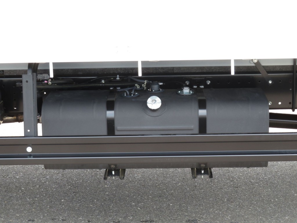 燃料タンクは100Lです。|日野 デュトロ 2WG-XZU721M(2WD)の写真9