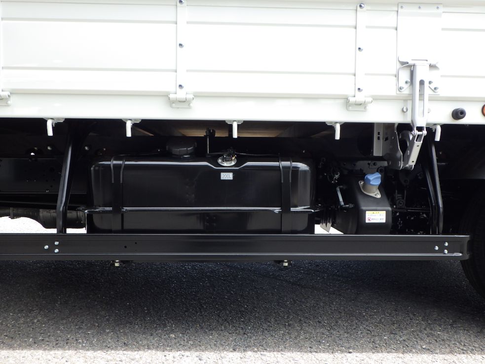 燃料タンクは２００Lです。|三菱 ファイター 2KG-FK62F(2WD)の写真24