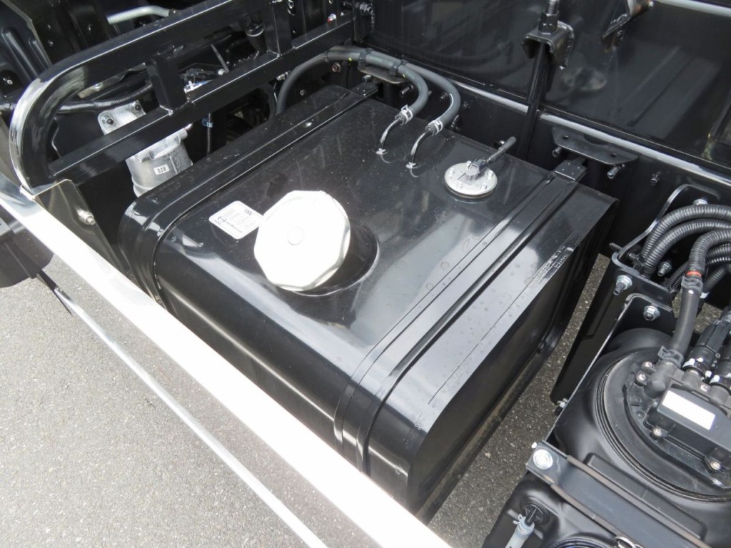 燃料タンクは100Lです。|日野 レンジャー 2KG-FE2ACA(2WD)の写真25