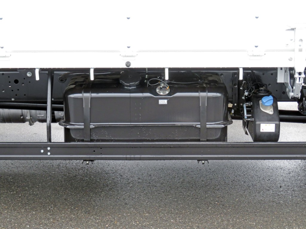 燃料タンクは200Lです。|三菱 ファイター 2KG-FK62F(2WD)の写真9