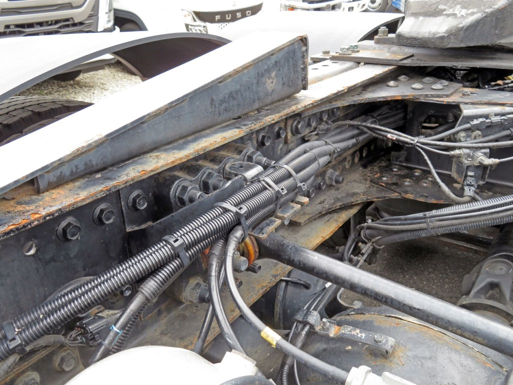シャーシ内側の状態です。|日野 プロフィア QPG-SS1EKDGの写真20