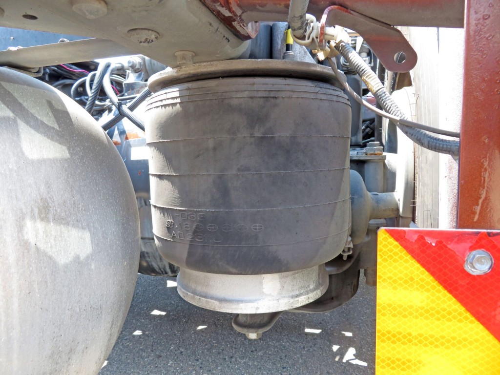 エアサスです。|いすゞ ギガ 2KG-EXD52CDの写真5