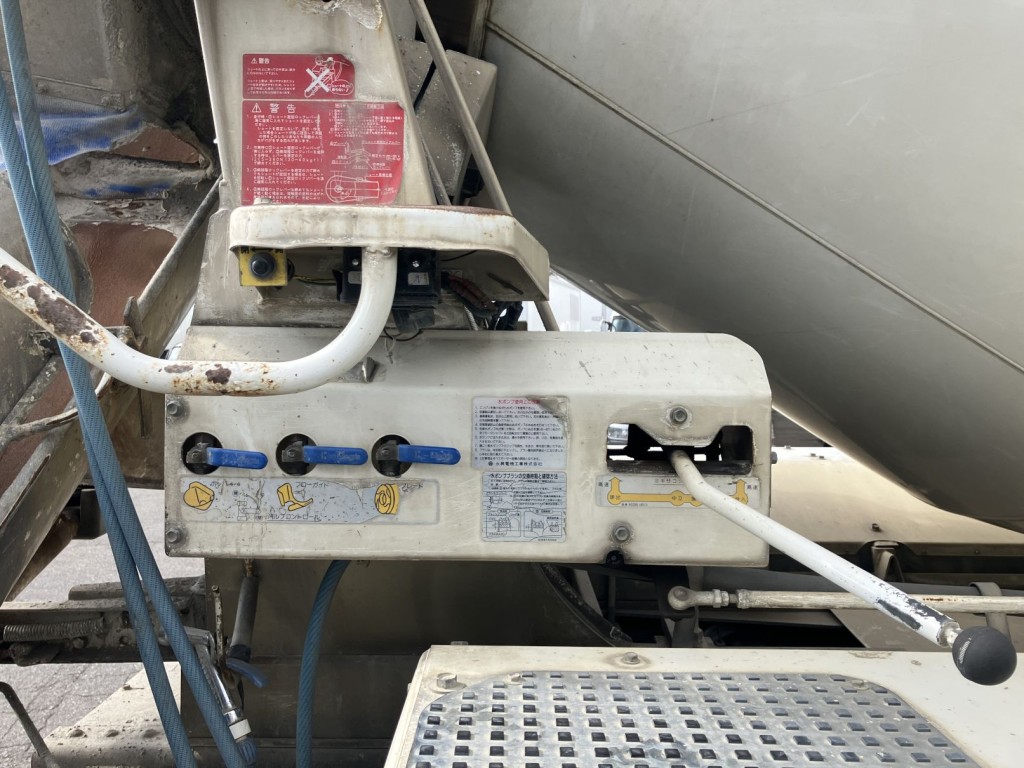 いすゞ ギガ 2KG-CXZ60CTの写真6