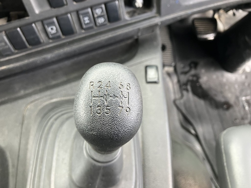 いすゞ ギガ 2KG-CXZ60CTの写真11