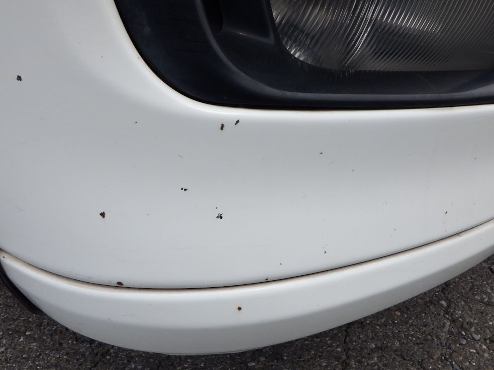 フロントバンパーに飛び石キズがあります。|三菱 スーパーグレート LKG-FV50VZの写真24